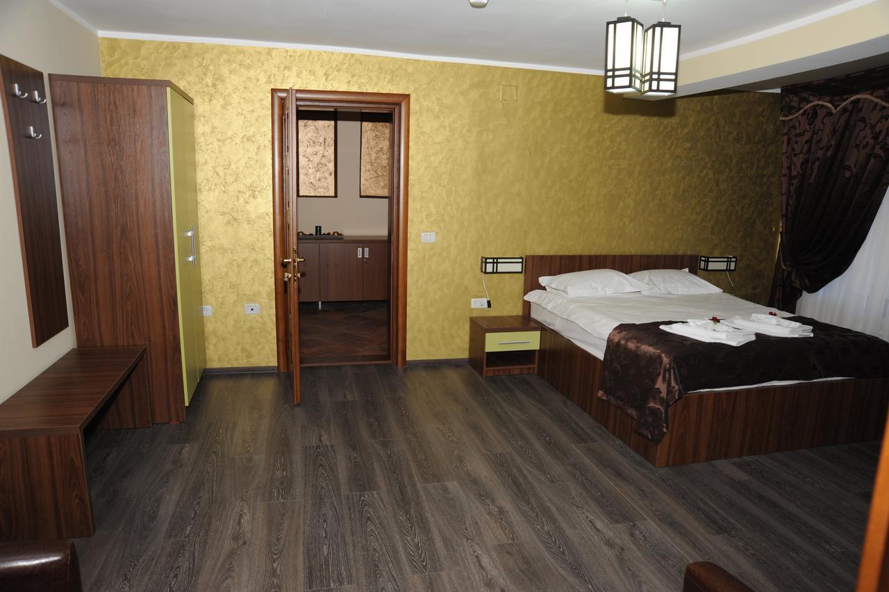 Bed and Breakfast Castelul De Smarald Pangaracior Экстерьер фото