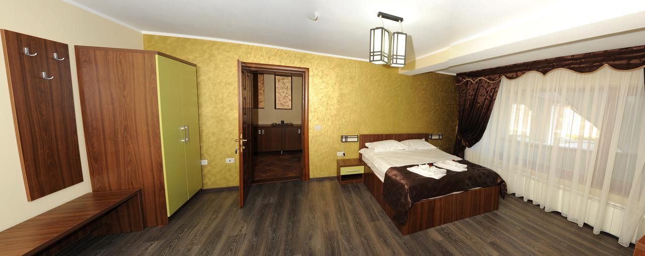 Bed and Breakfast Castelul De Smarald Pangaracior Экстерьер фото